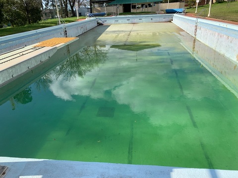 Rutherglen Pool - Empty.jpg