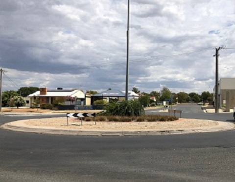 Rutherglen Roundabout - July 2021 - Works.jpg