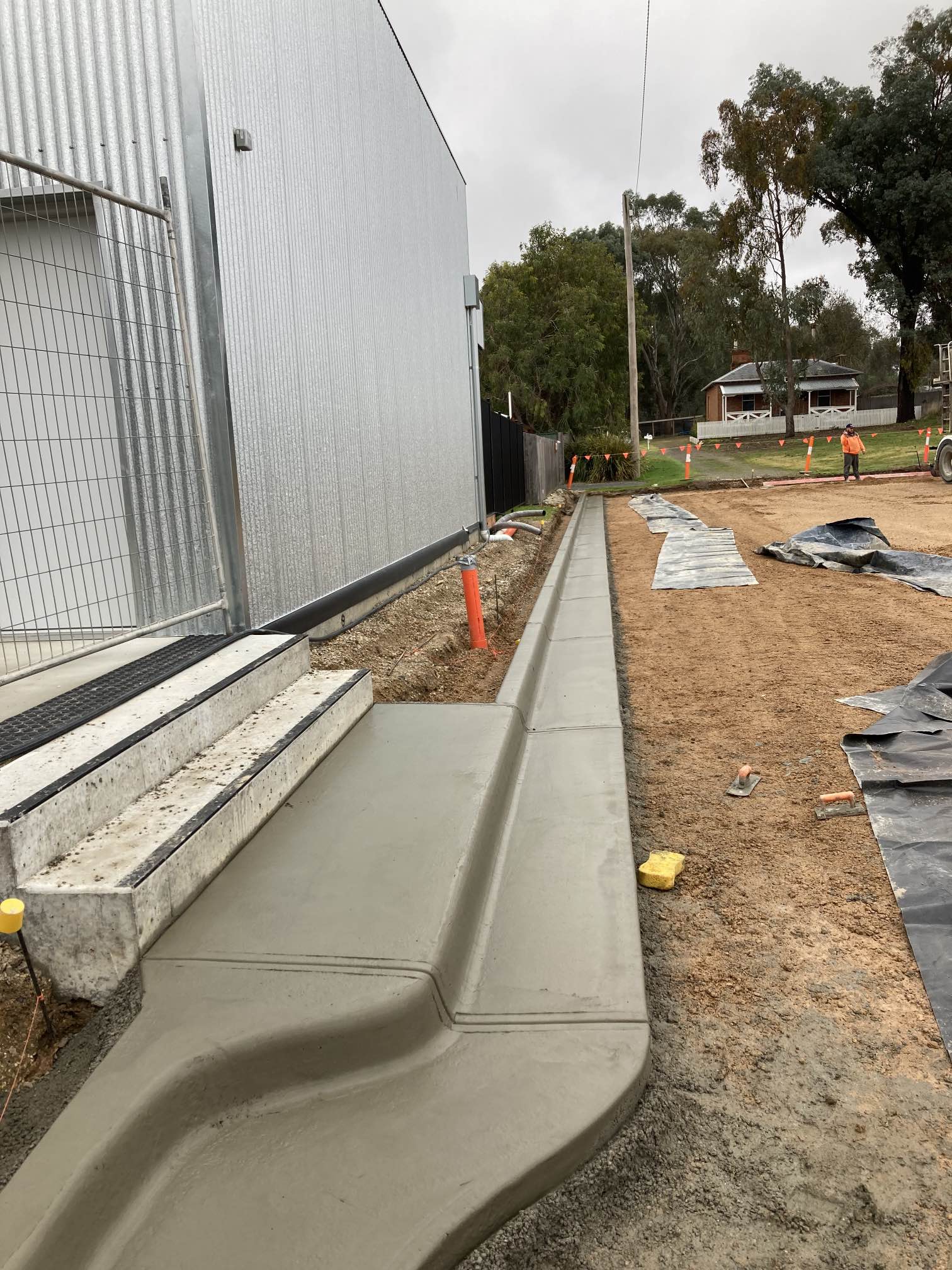 Concrete steps at the edge of the carpark.